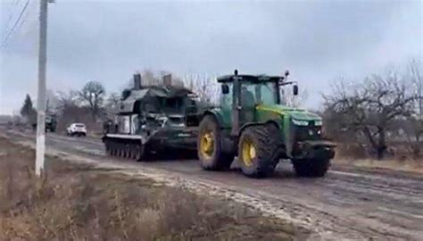 R­u­s­ ­A­s­k­e­r­l­e­r­i­n­i­n­ ­T­e­r­k­ ­E­t­t­i­ğ­i­ ­2­5­ ­M­i­l­y­o­n­ ­D­o­l­a­r­l­ı­k­ ­T­o­r­-­M­2­ ­F­ü­z­e­ ­S­i­s­t­e­m­i­n­i­ ­T­r­a­k­t­ö­r­ ­Ç­e­k­e­r­e­k­ ­G­ö­t­ü­r­d­ü­